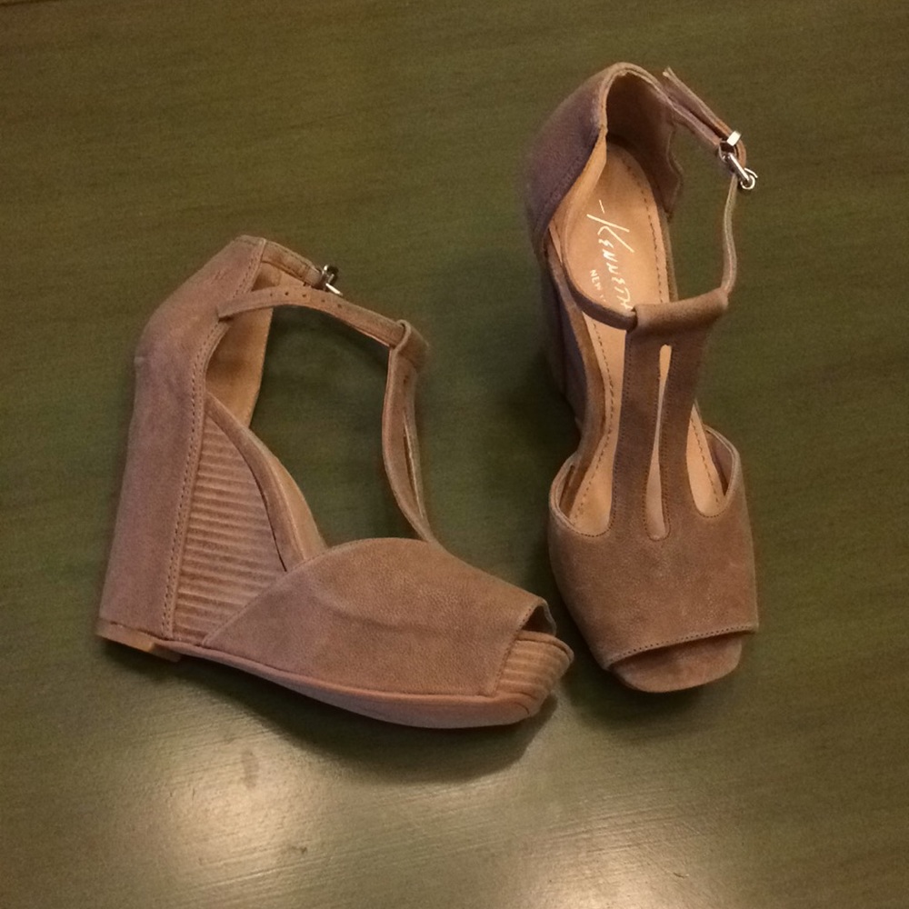 BNWOT Kenneth Cole Wedges